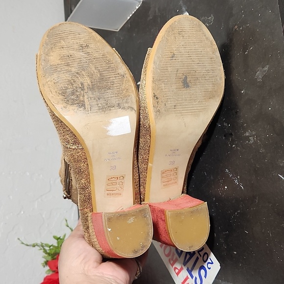 UNITY IN DIVERSITY Buttercup Gold Red Metallic Foil 39 - Picture 10 of 12